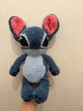 Peluche extraterrestre bleue au crochet