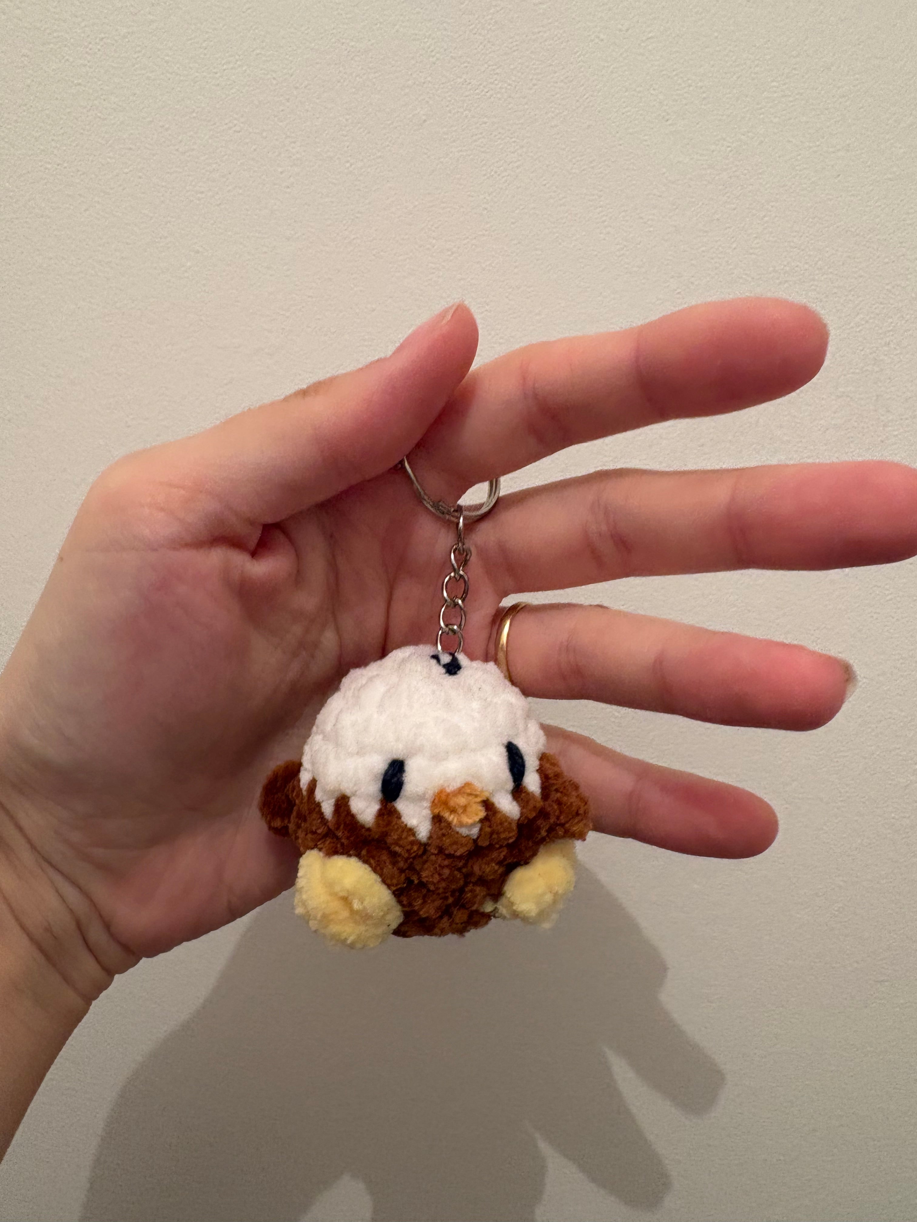 Porte clé petit poussin au crochet