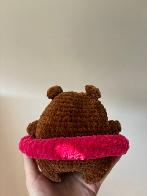 Capy splash - capybara et ca bouée rose au crochet